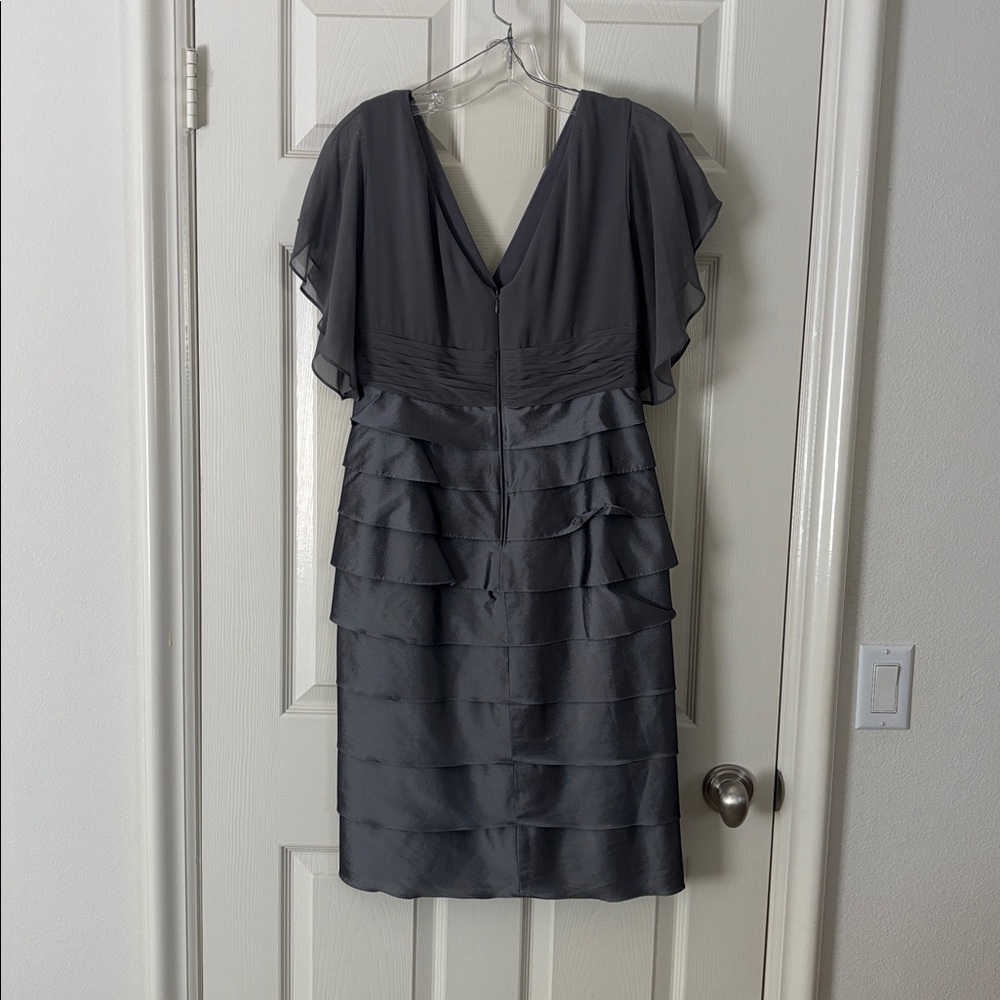 Elegant Gray Women's Dress - Picture 2 of 3